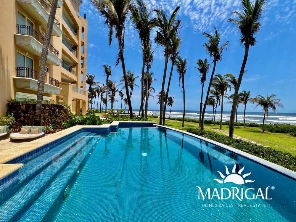 Del Mar Tres Vidas | Departamento en venta en nivel jardín con alberca propia