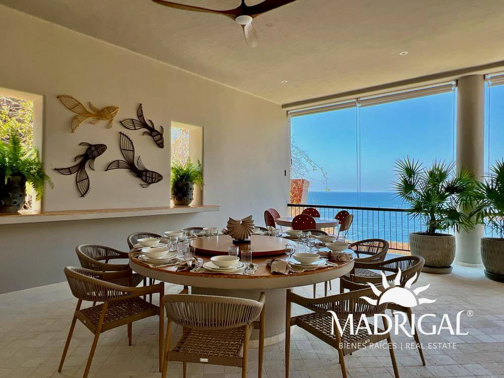 Villa Caracol | Exclusiva villa en venta de cinco recámaras con vista al mar en el Fraccionamiento Brisas Marques
