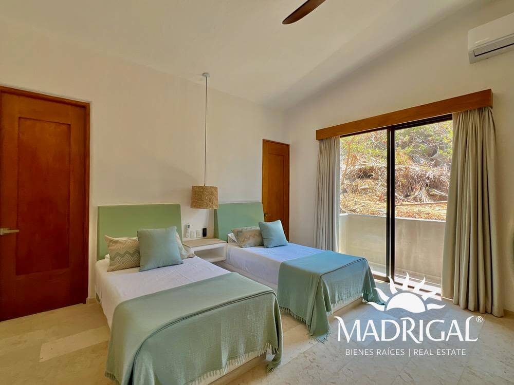 Villa Caracol | Exclusiva villa en venta de cinco recámaras con vista al mar en el Fraccionamiento Brisas Marques