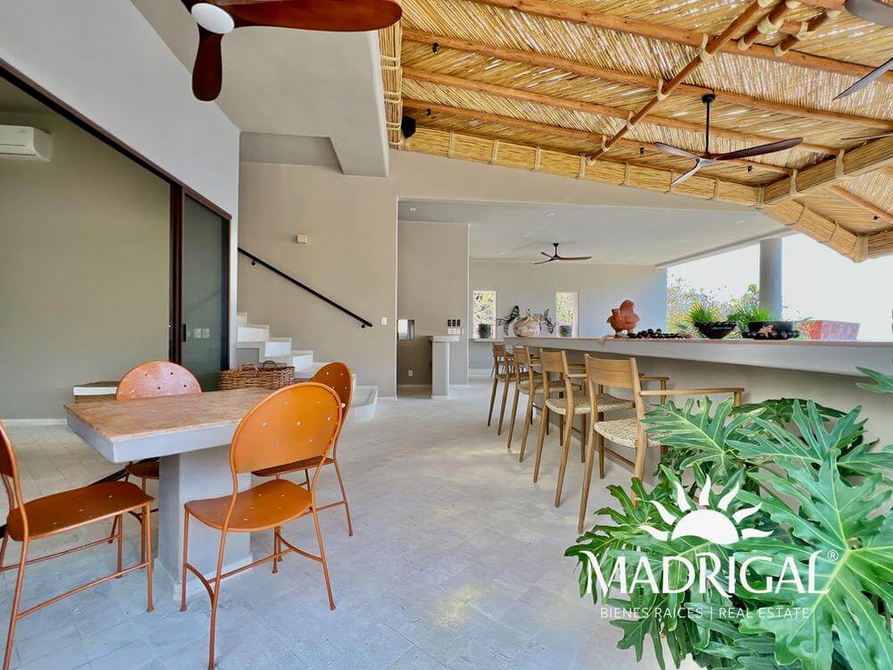 Villa Caracol | Exclusiva villa en venta de cinco recámaras con vista al mar en el Fraccionamiento Brisas Marques