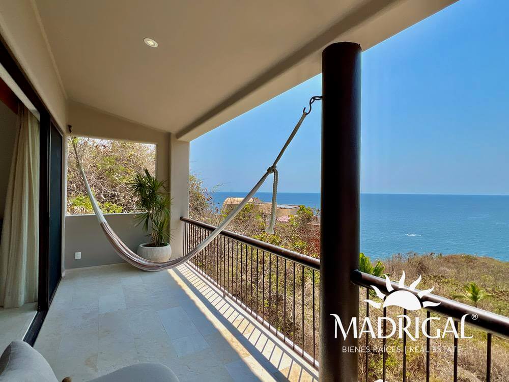 Villa Caracol | Exclusiva villa en venta de cinco recámaras con vista al mar en el Fraccionamiento Brisas Marques