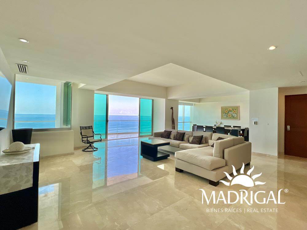 Costa Ventura |Departamento en venta de cuatro recámaras frente al mar