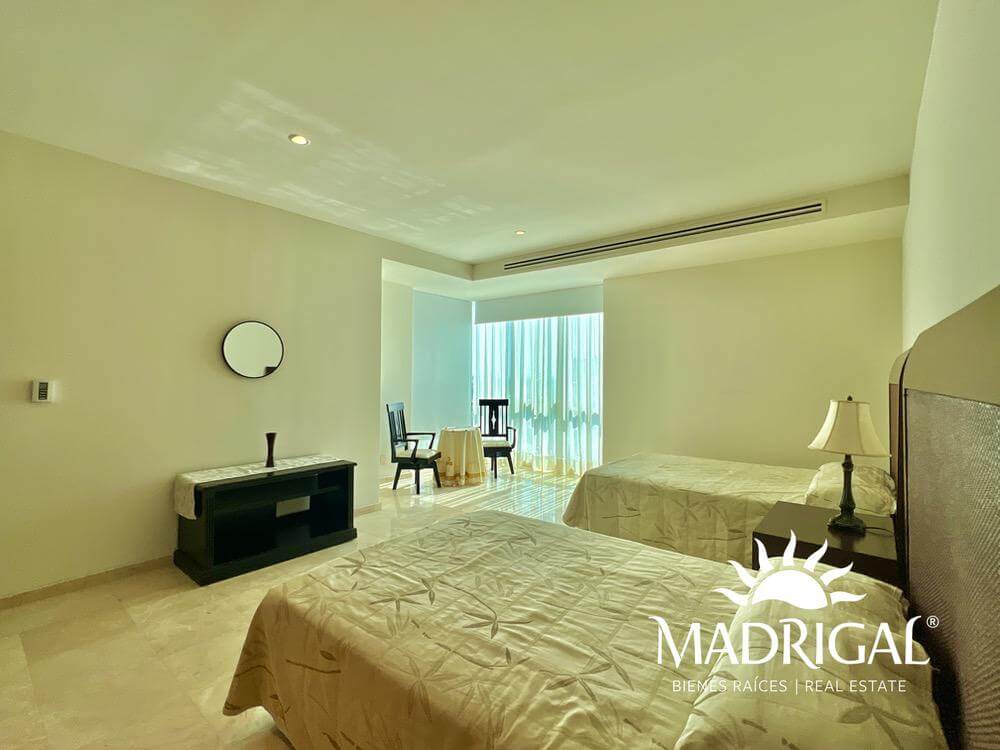 Costa Ventura |Departamento en venta de cuatro recámaras frente al mar