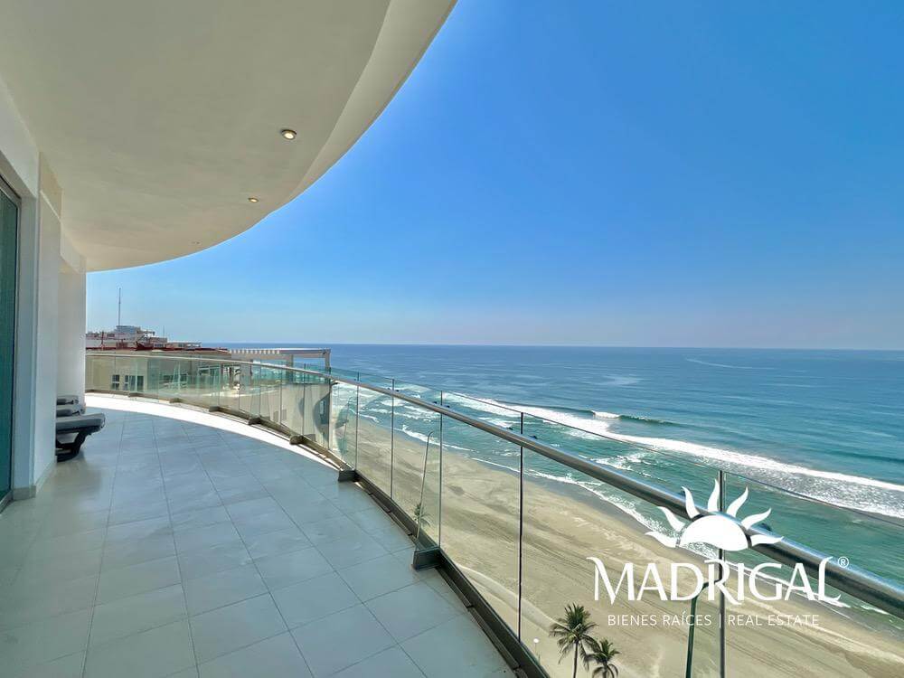 Costa Ventura |Departamento en venta de cuatro recámaras frente al mar