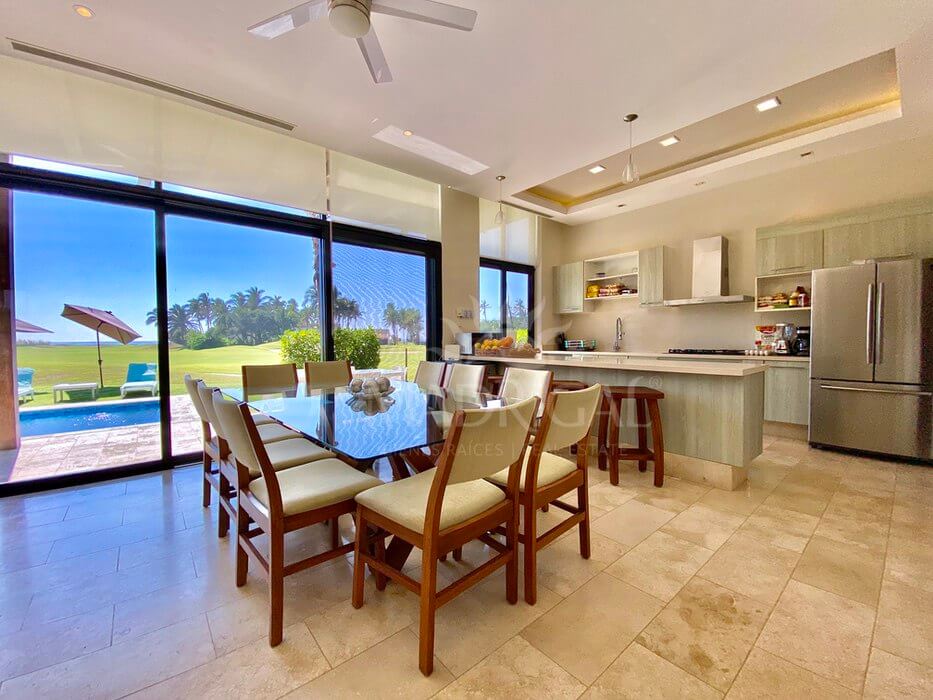 Residencias – Villa en venta frente al campo de Golf en Tres Vidas