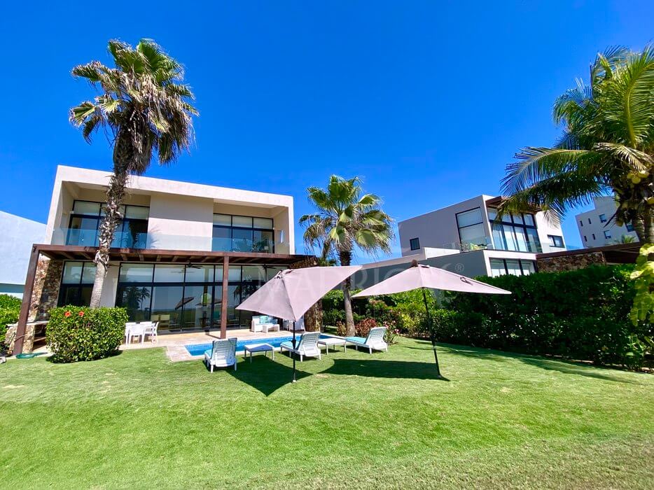 Residencias – Villa en venta frente al campo de Golf en Tres Vidas