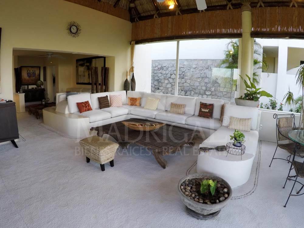 Penthouse en venta en Real del Sol para reconstrucción en Real Diamante