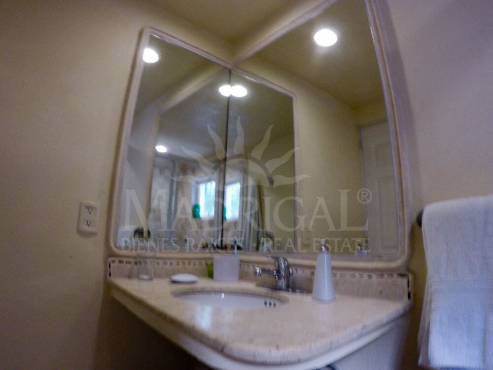 Penthouse en venta en Real del Sol para reconstrucción en Real Diamante