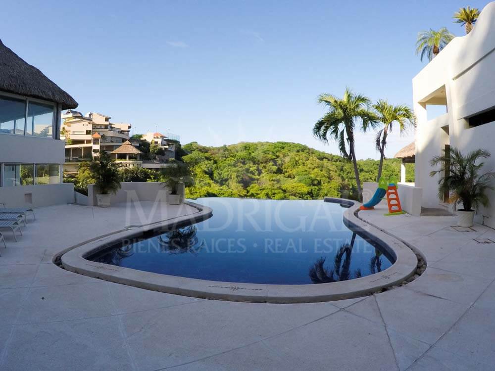 Penthouse en venta en Real del Sol para reconstrucción en Real Diamante