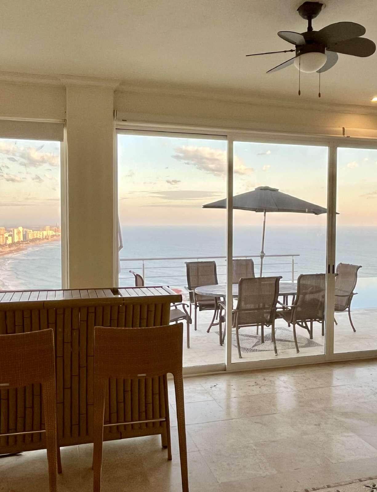 Villa en venta en Real Diamante con vista a Playa Diamante Acapulco