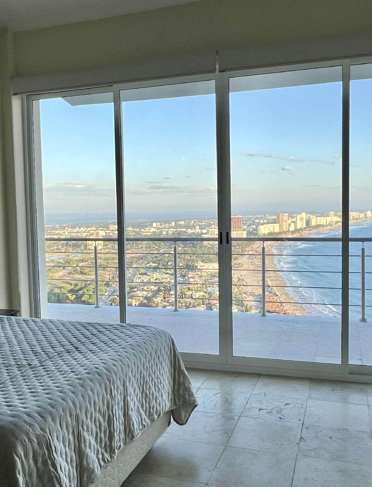 Villa en venta en Real Diamante con vista a Playa Diamante Acapulco