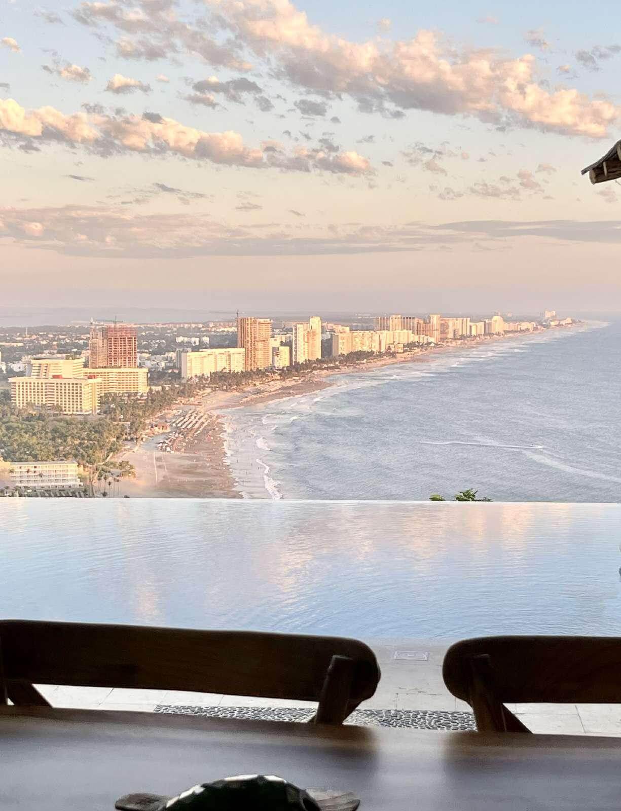 Villa en venta en Real Diamante con vista a Playa Diamante Acapulco