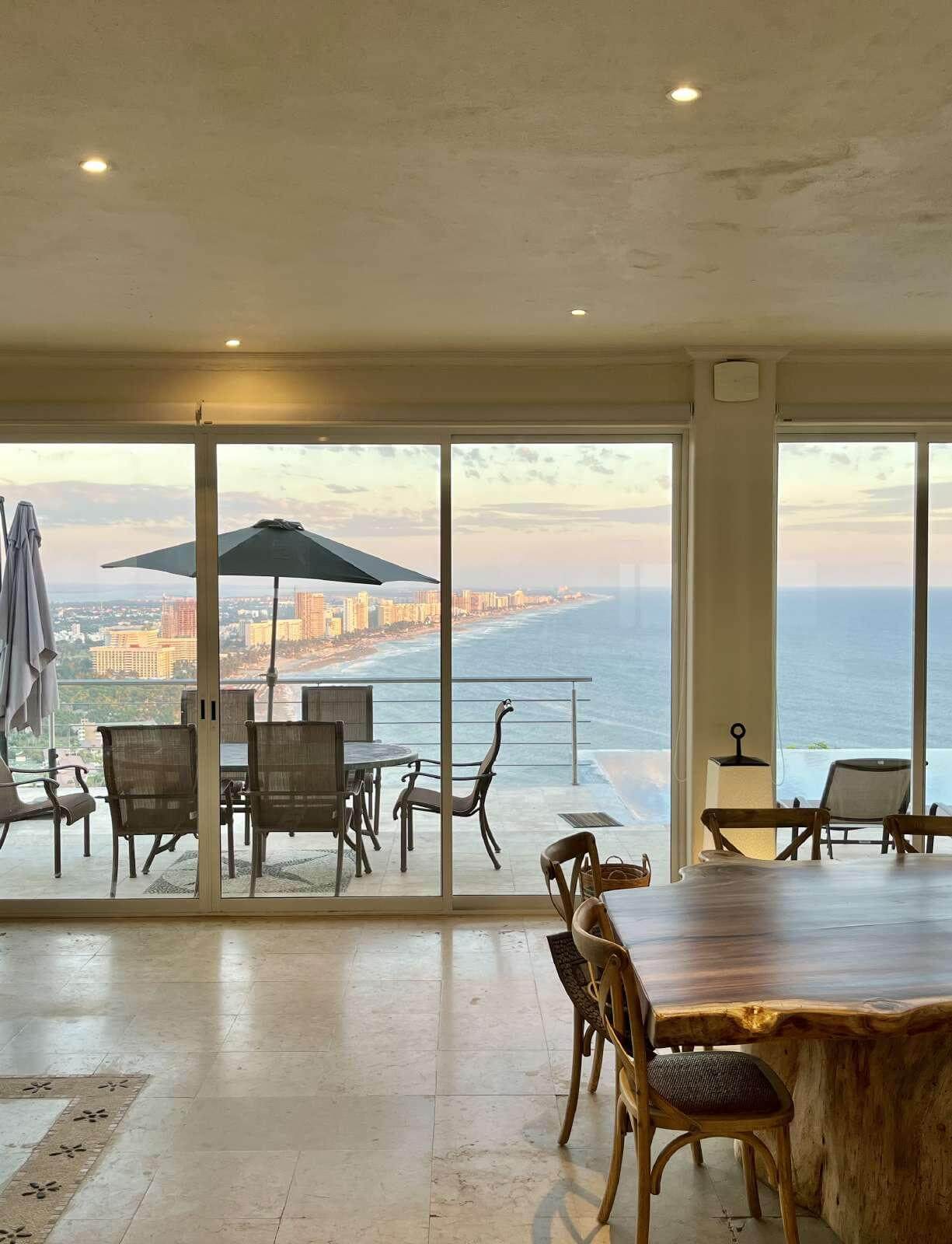 Villa en venta en Real Diamante con vista a Playa Diamante Acapulco