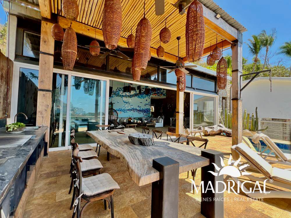 Villa Caracol | Exclusiva Villa en Venta de Tres Recámaras con Vista Al Mar en el Fraccionamiento Brisas Marques