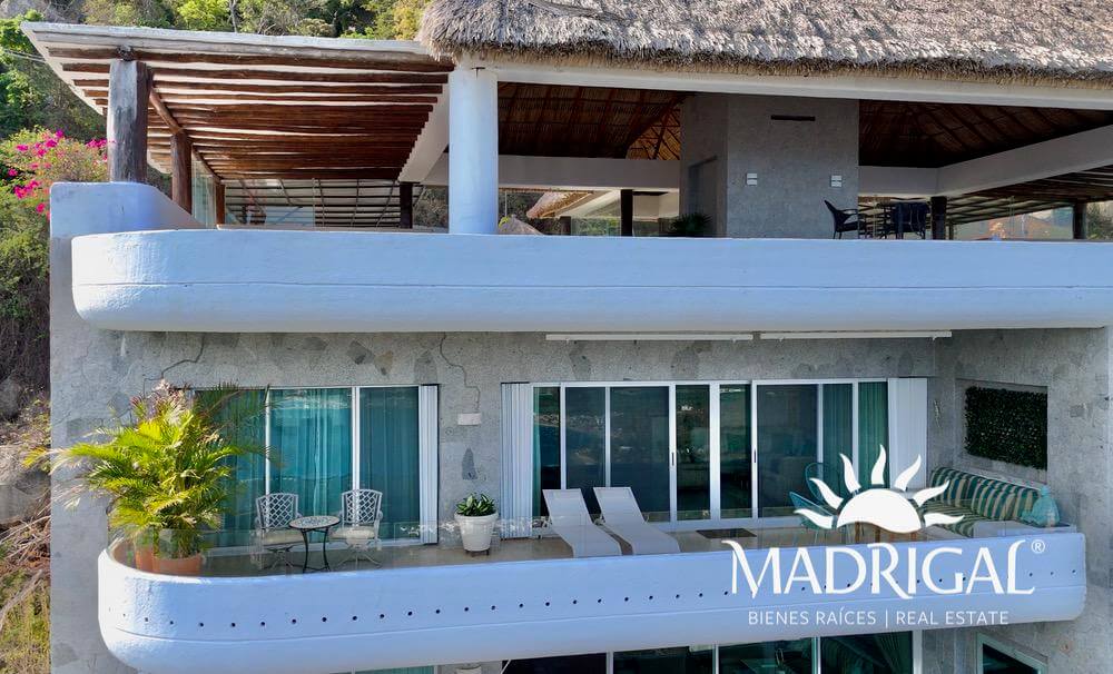 Ave de Paraiso | Departamento en venta sobre la Escenica de gran formato y excelente vista