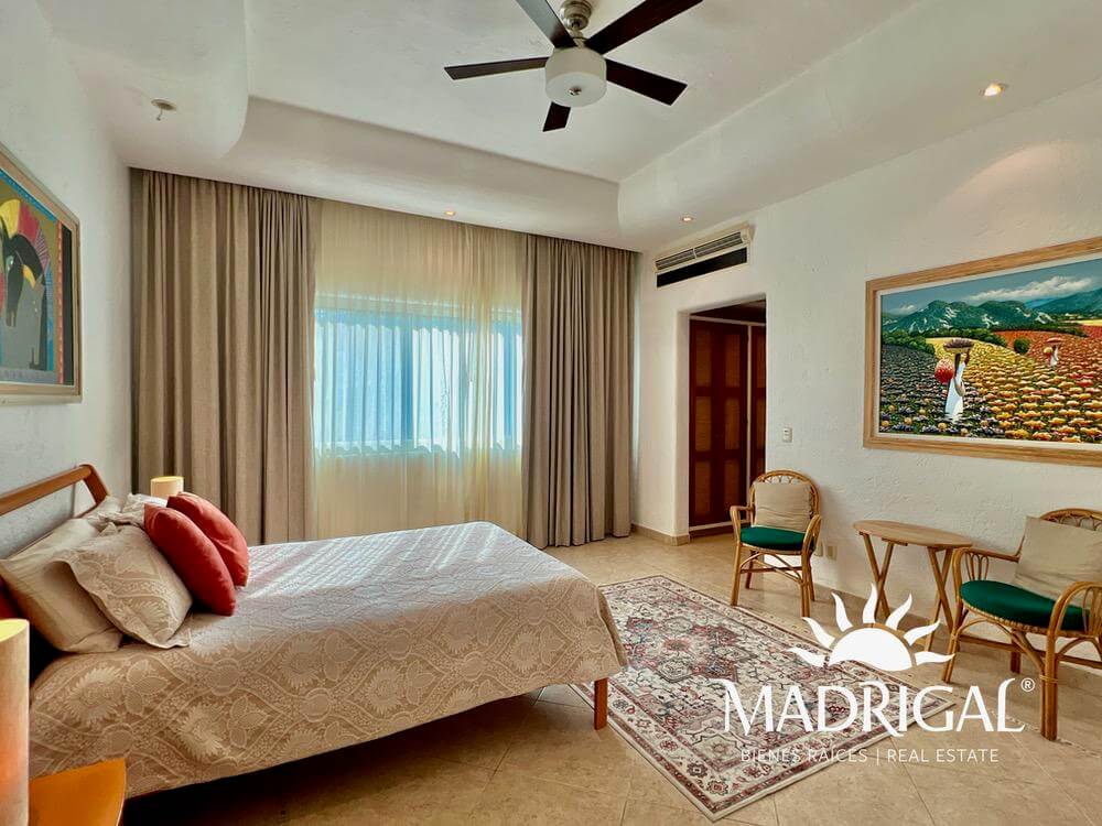 Ave de Paraiso | Departamento en venta sobre la Escenica de gran formato y excelente vista
