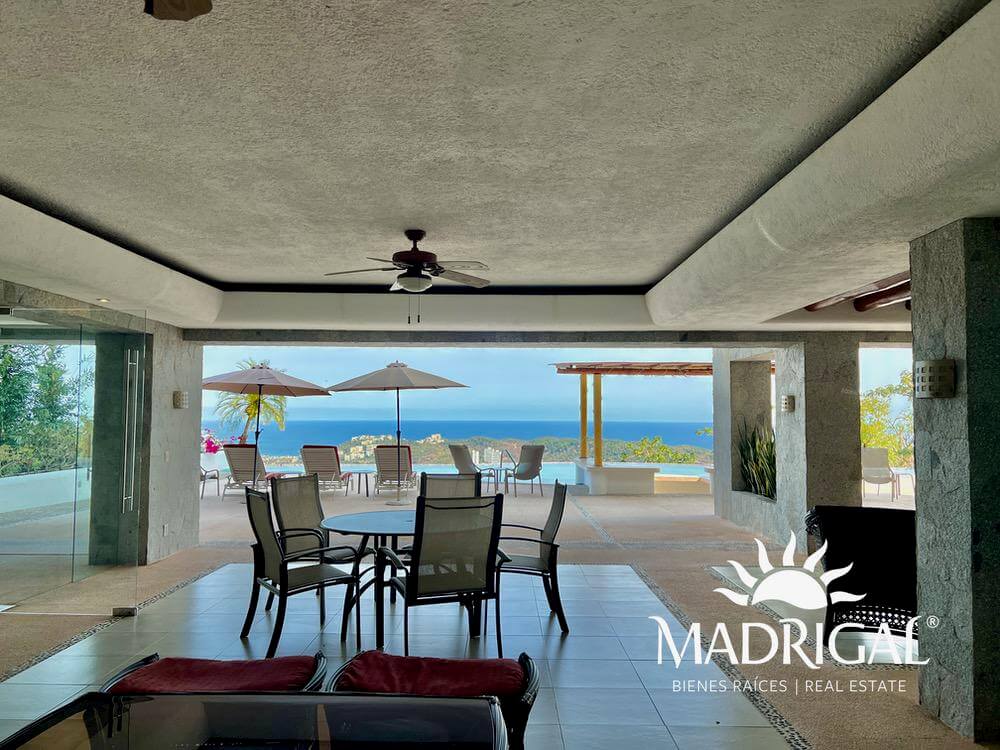 Ave de Paraiso | Departamento en venta sobre la Escenica de gran formato y excelente vista