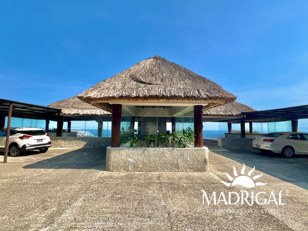 Ave de Paraiso | Departamento en venta sobre la Escenica de gran formato y excelente vista