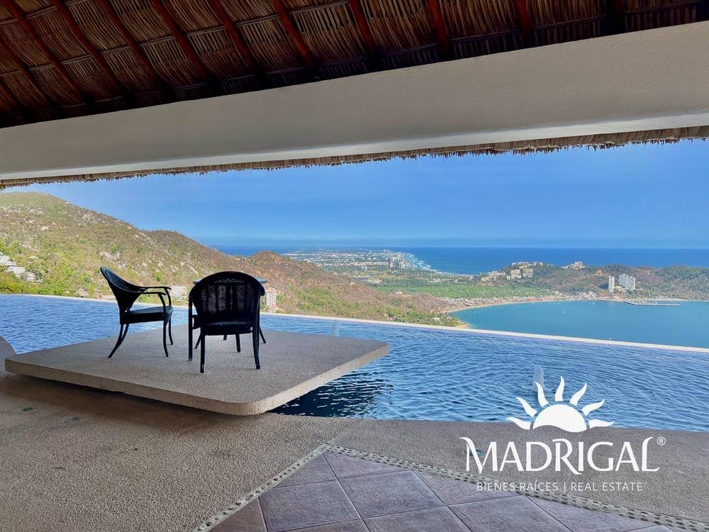 Ave de Paraiso | Departamento en venta sobre la Escenica de gran formato y excelente vista