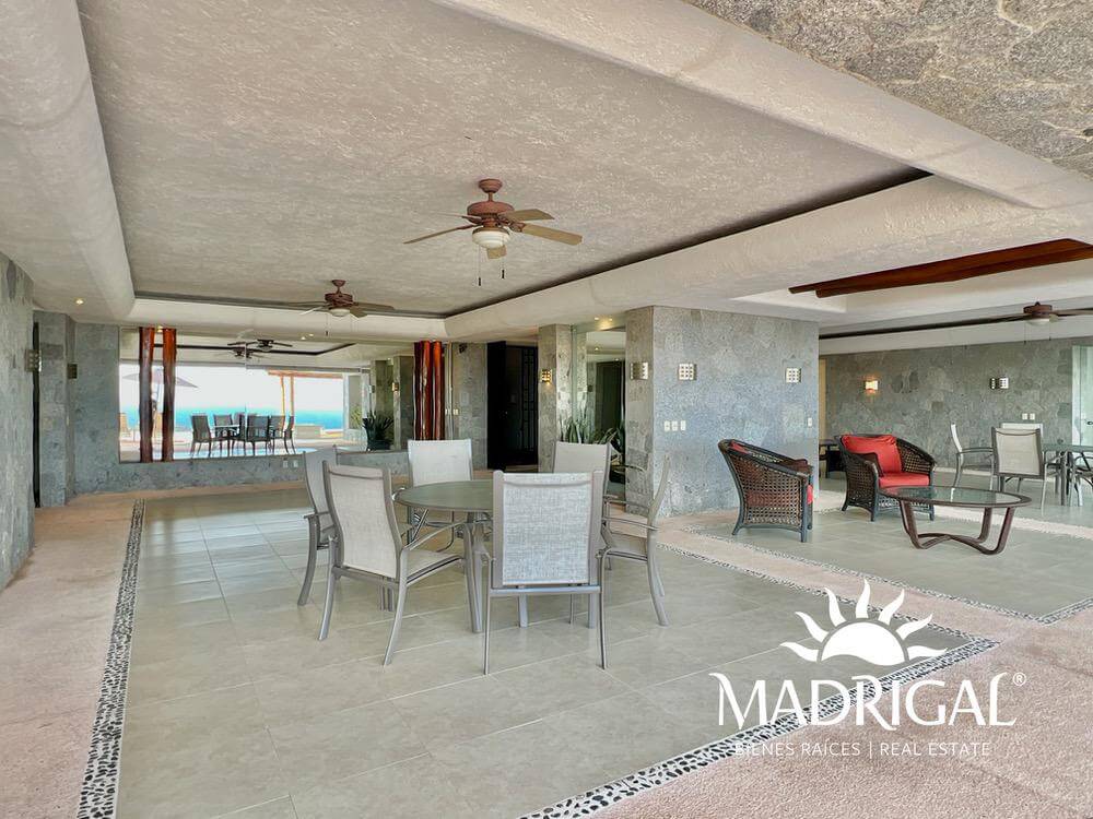 Ave de Paraiso | Departamento en venta sobre la Escenica de gran formato y excelente vista