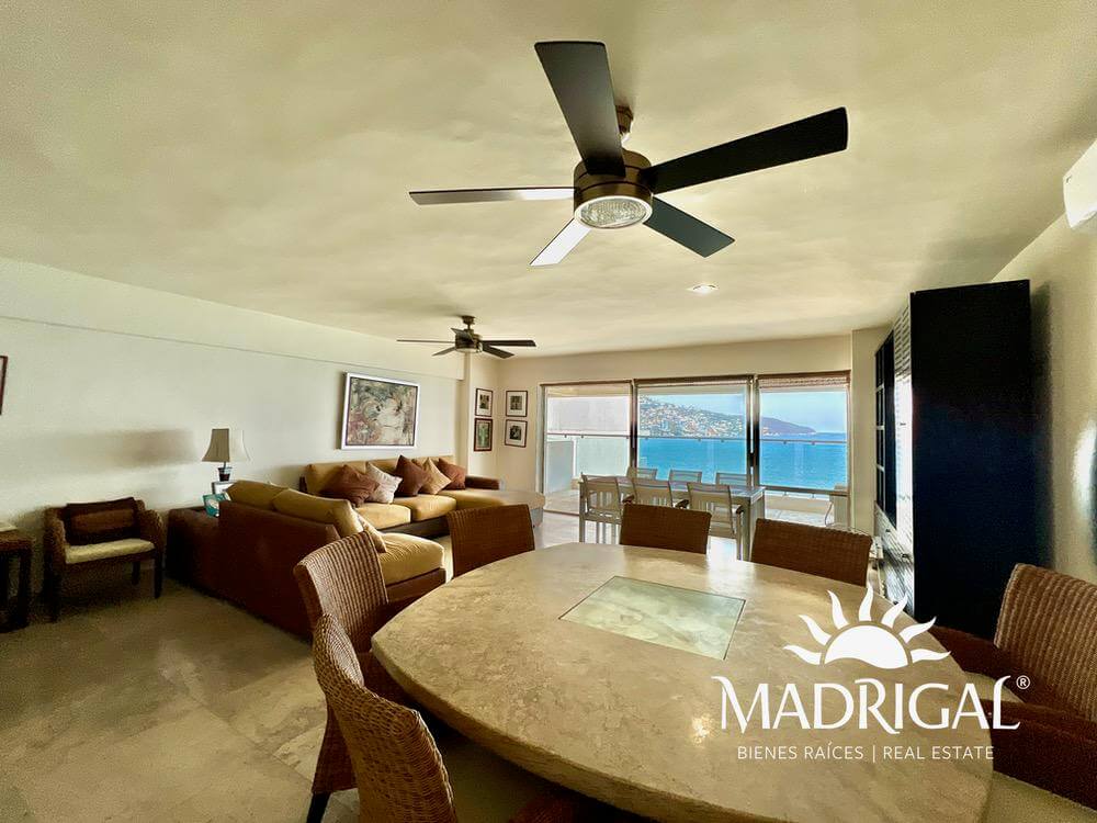 Antibes | En venta departamento en la bahía de Acapulco de tres recamaras