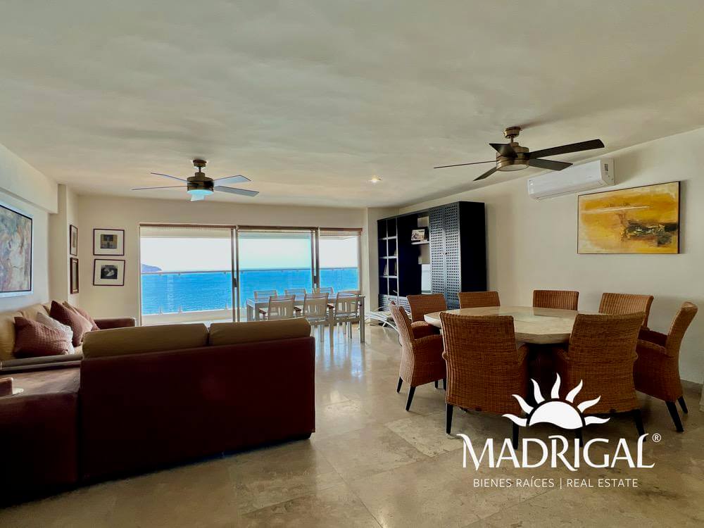 Antibes | En venta departamento en la bahía de Acapulco de tres recamaras