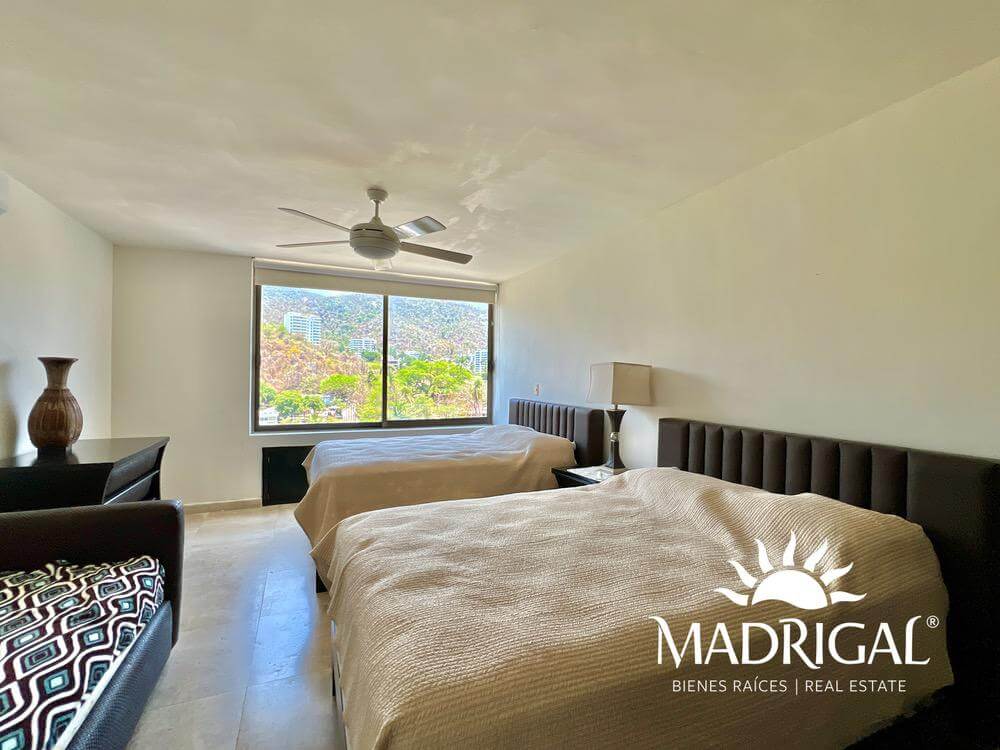 Antibes | En venta departamento en la bahía de Acapulco de tres recamaras