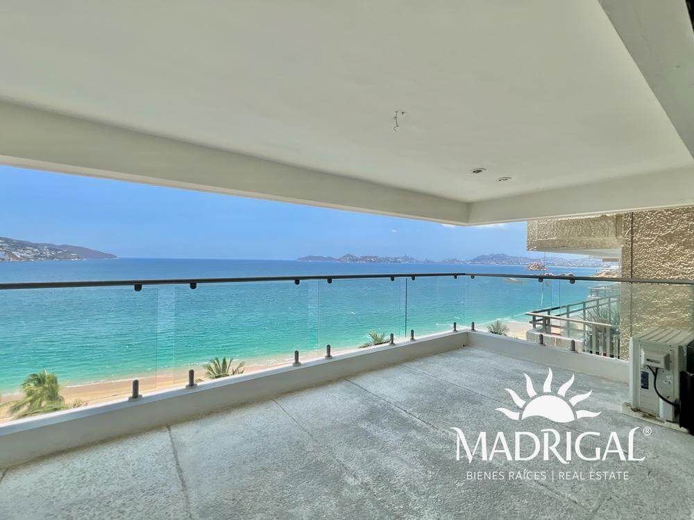 Antibes | En venta departamento en la bahía de Acapulco de tres recamaras