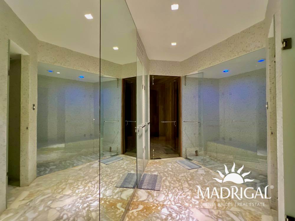 Mare | Departamento en venta de cinco recámaras en Playa Diamante Acapulco