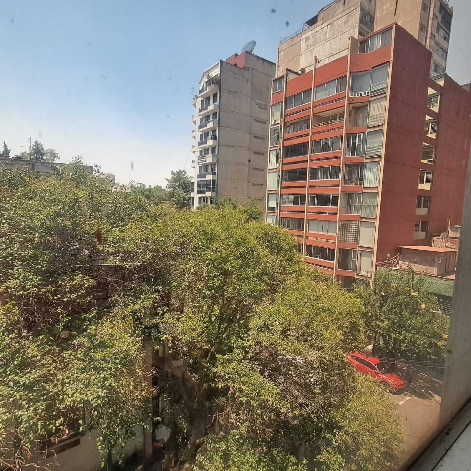  Exclusive 10-story corner building in Mexico City's sought-after Anzures neighborhood.