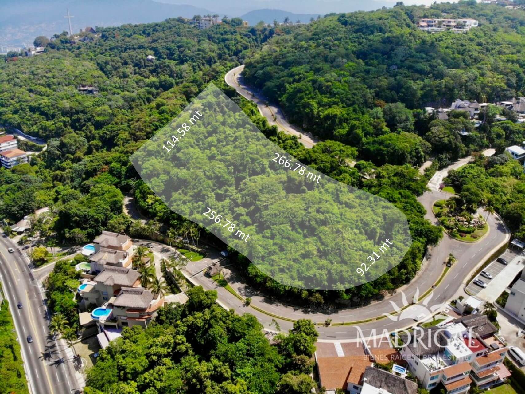 Lote en la Cima de 20225 m2 Condominal con vista a Playa Diamante y Mar Abierto