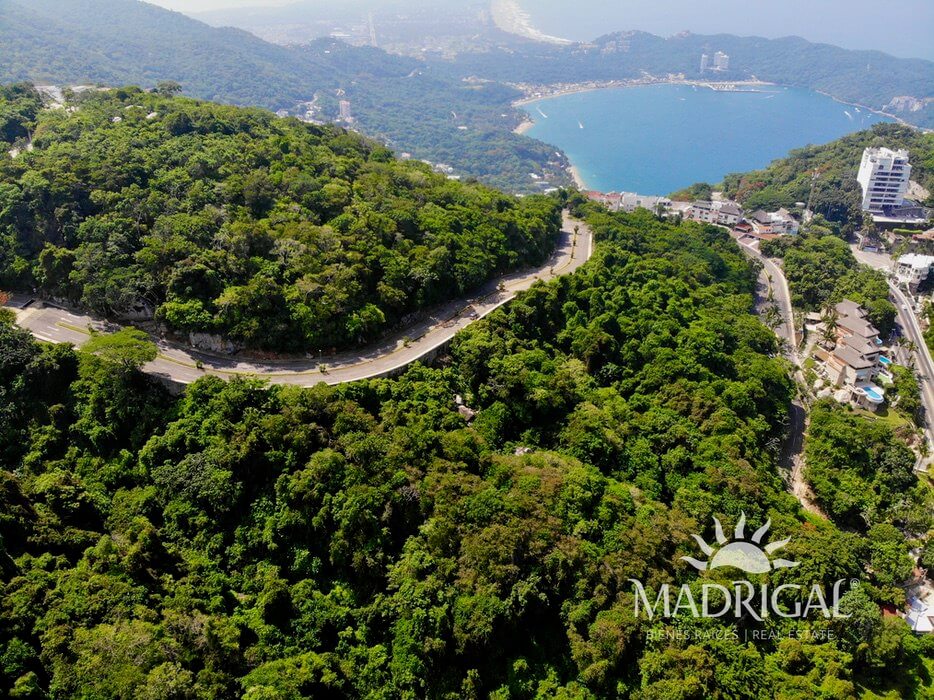Lote en la Cima de 20225 m2 Condominal con vista a Playa Diamante y Mar Abierto
