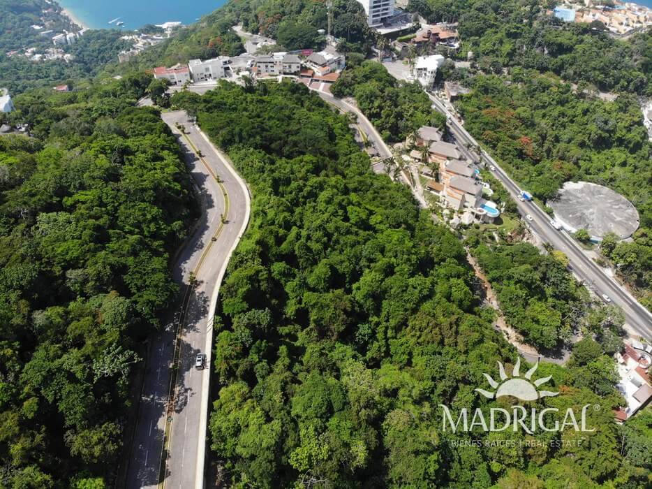 Lote en la Cima de 20225 m2 Condominal con vista a Playa Diamante y Mar Abierto
