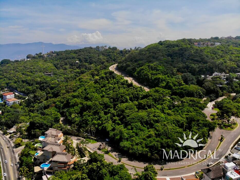 Lote en la Cima de 20225 m2 Condominal con vista a Playa Diamante y Mar Abierto