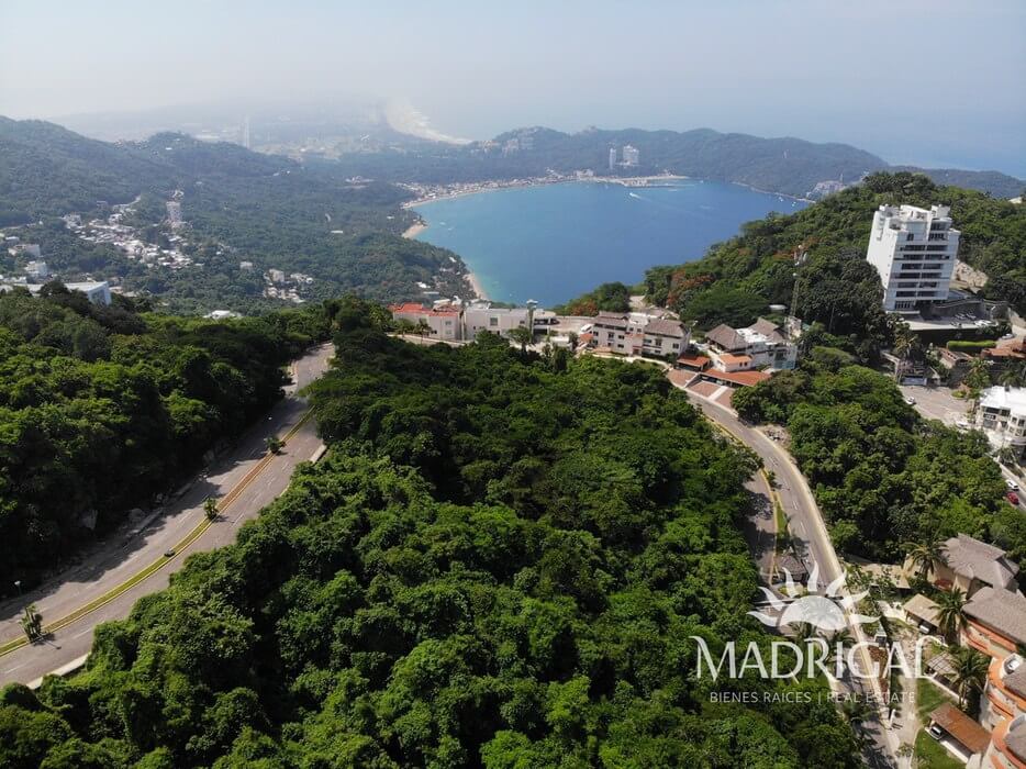 Lote en la Cima de 20225 m2 Condominal con vista a Playa Diamante y Mar Abierto