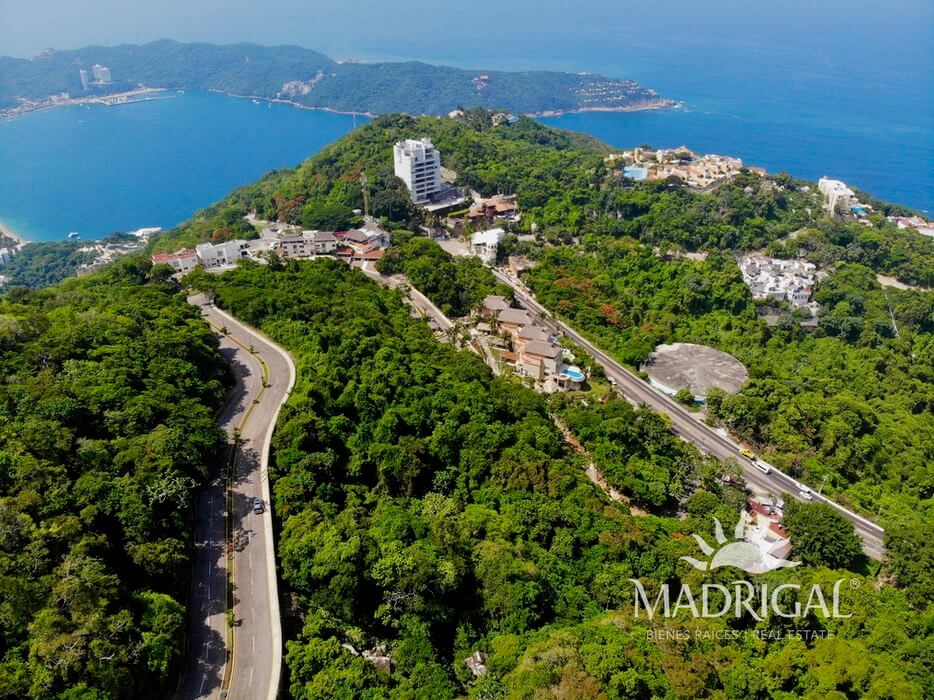 Lote en la Cima de 20225 m2 Condominal con vista a Playa Diamante y Mar Abierto
