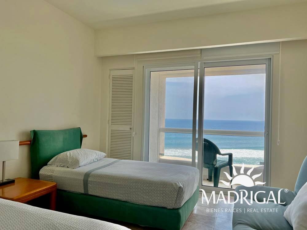 Residencial Playamar II| Departamento en venta frente a playa en Acapulco