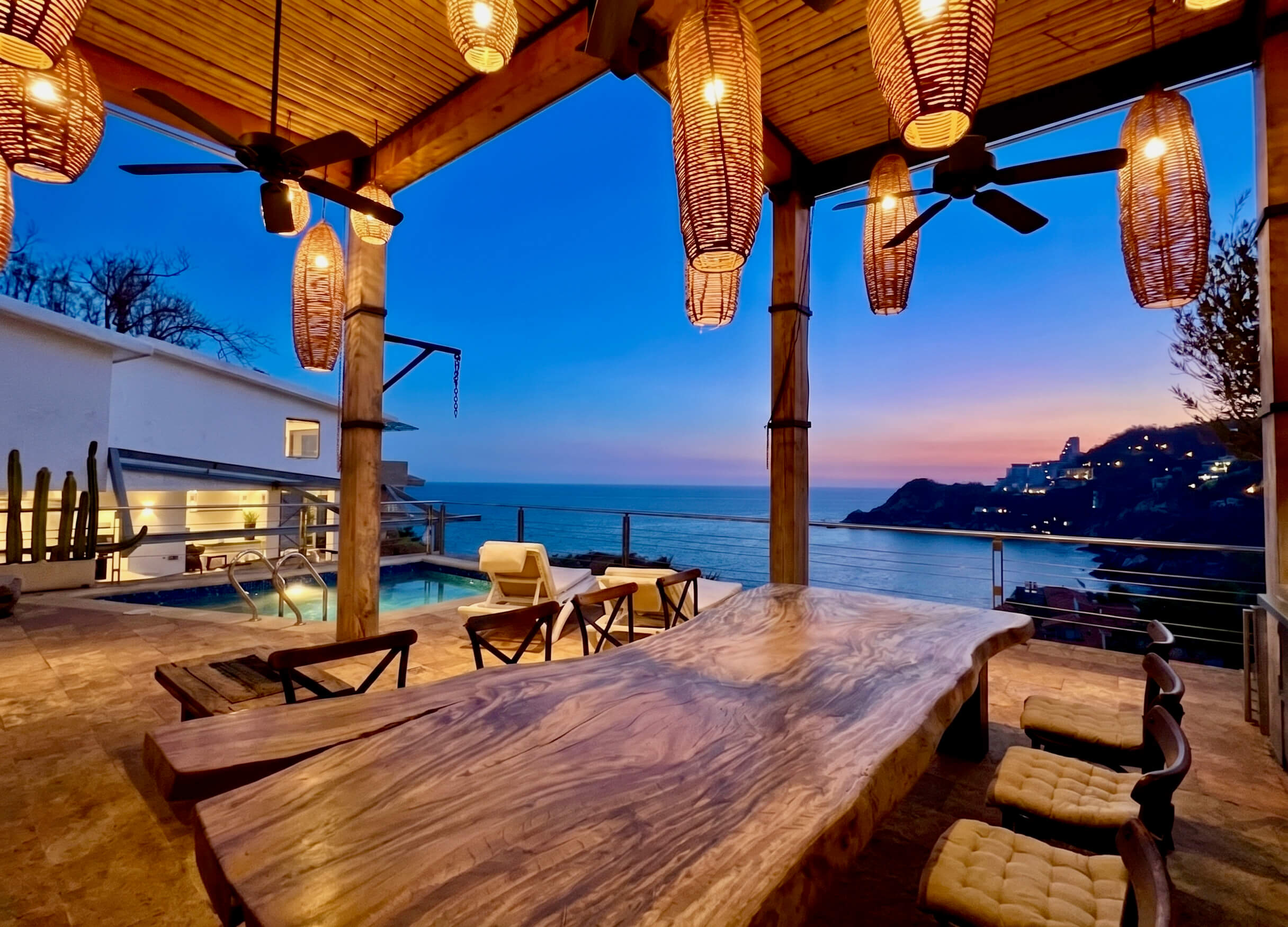 Villa Caracol | Exclusiva Villa en Venta de Tres Recámaras con Vista Al Mar en el Fraccionamiento Brisas Marques