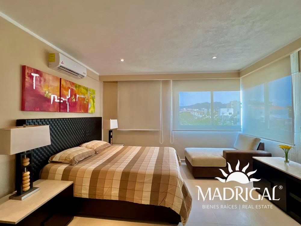 Villa en venta con alberca con vista al Campo de Golf a unos pasos de la playa