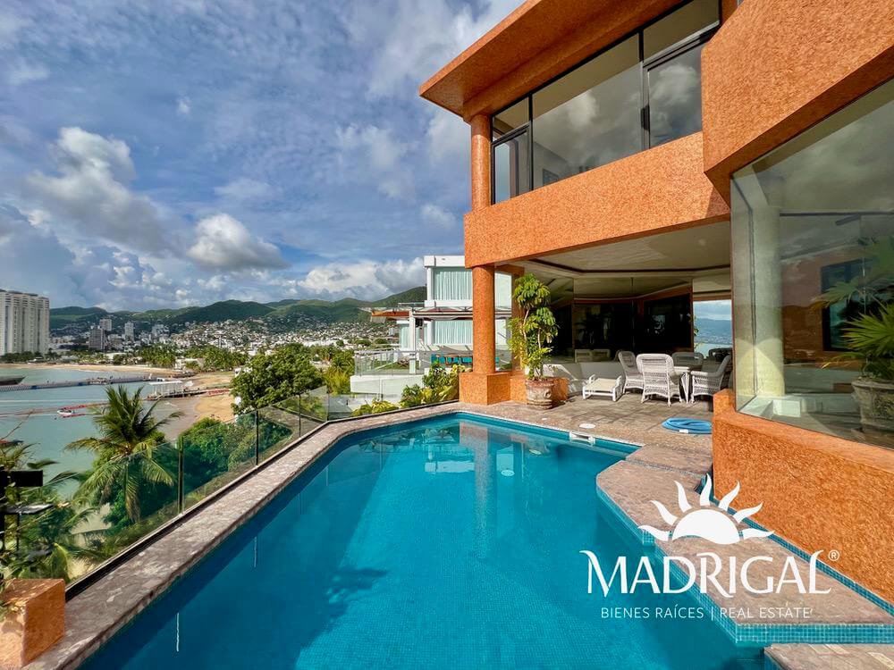 &&& Villa en venta en Guitarrón con vista a la Bahía y Acceso a la Playa