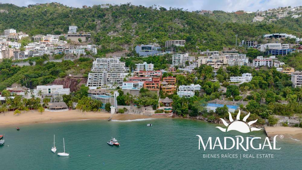 &&& Villa en venta en Guitarrón con vista a la Bahía y Acceso a la Playa