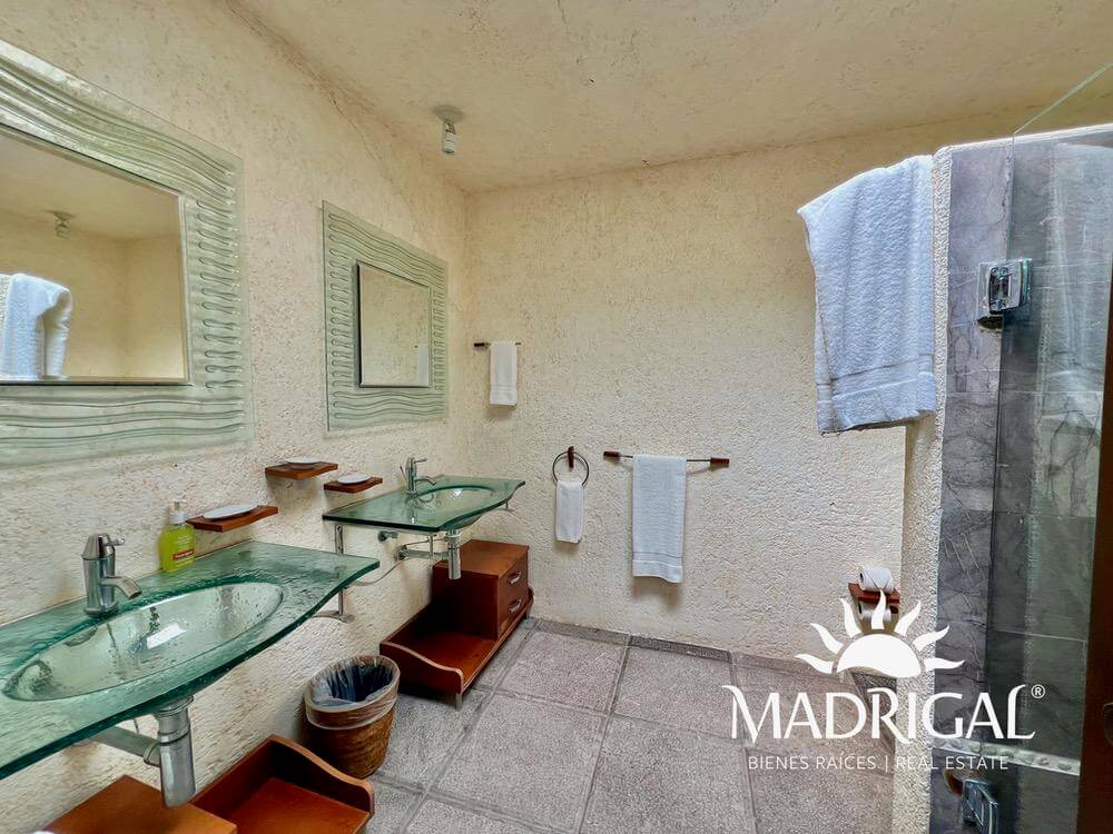 &&& Villa en venta en Guitarrón con vista a la Bahía y Acceso a la Playa