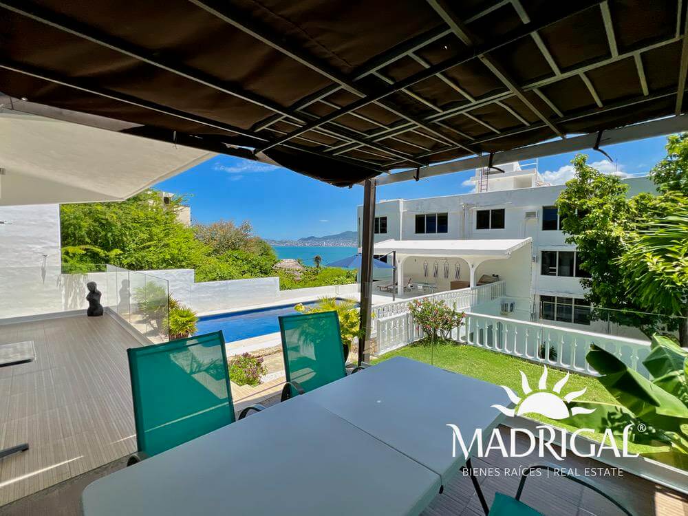 Casa en venta en el Fraccionamiento Brisas Guitarron en Acapulco