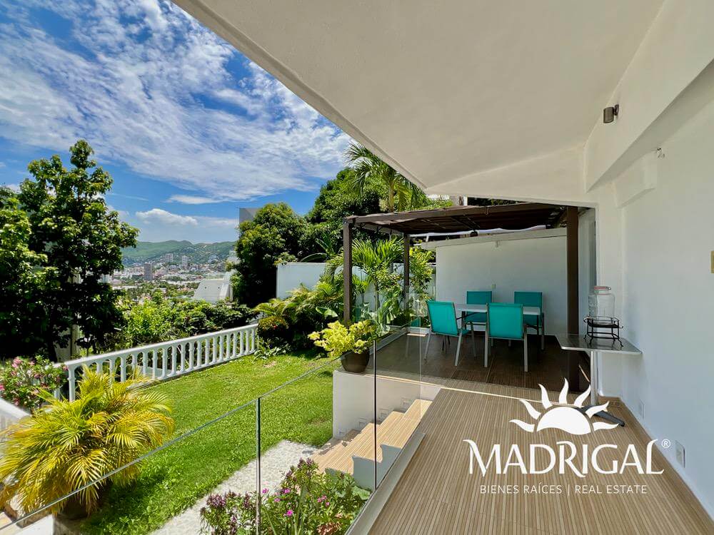 Casa en venta en el Fraccionamiento Brisas Guitarron en Acapulco