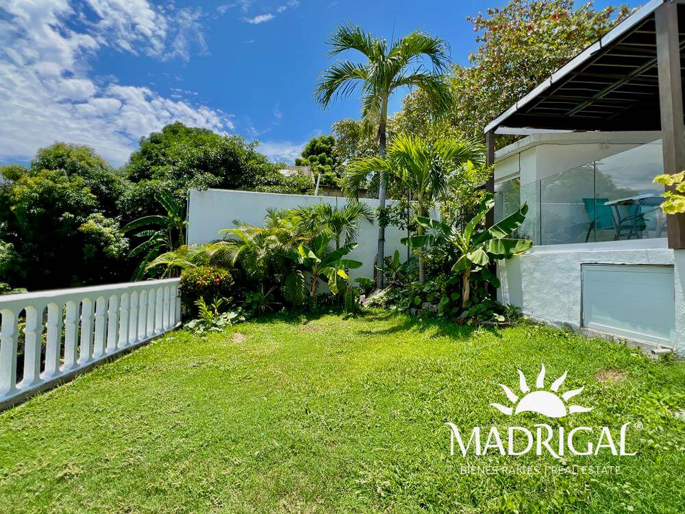 Casa en venta en el Fraccionamiento Brisas Guitarron en Acapulco