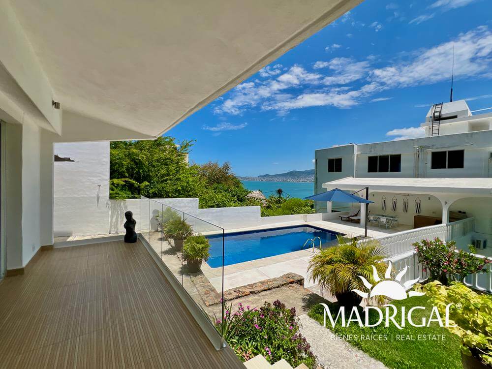 Casa en venta en el Fraccionamiento Brisas Guitarron en Acapulco
