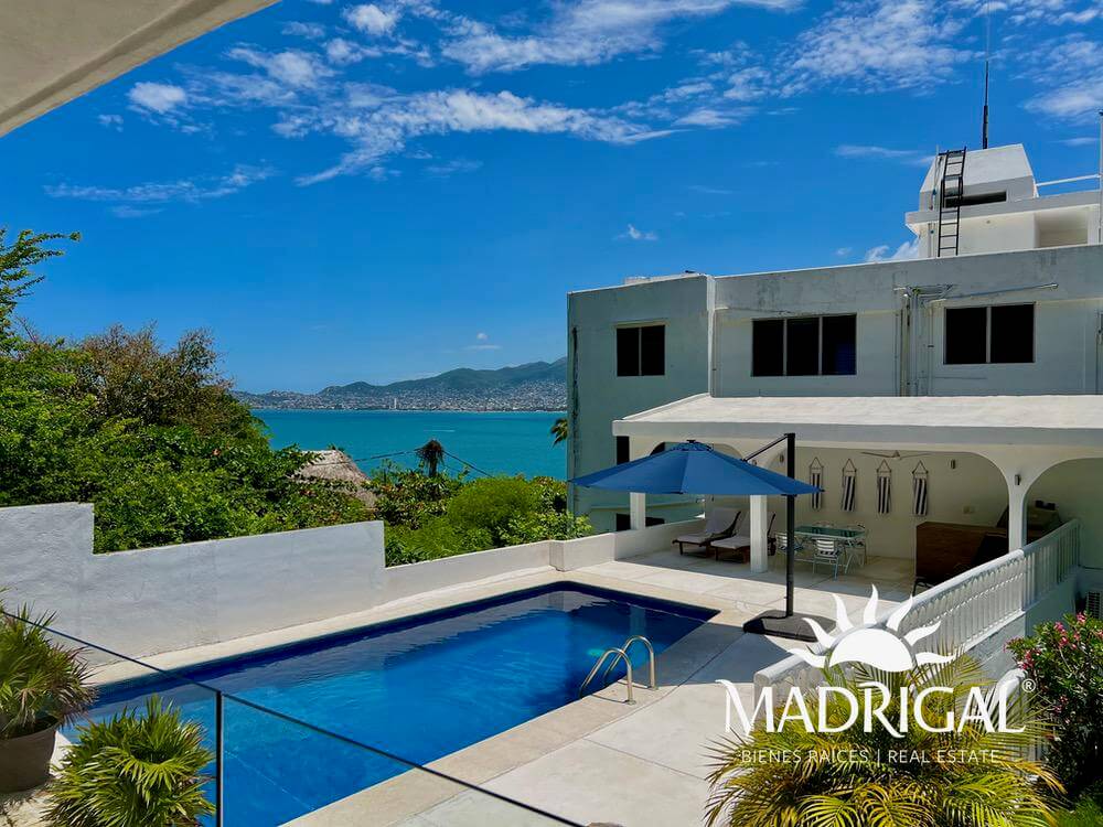 Casa en venta en el Fraccionamiento Brisas Guitarron en Acapulco