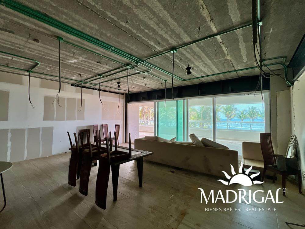 Aquarelle | Departamento en venta frenta a playa para su reconstrucción