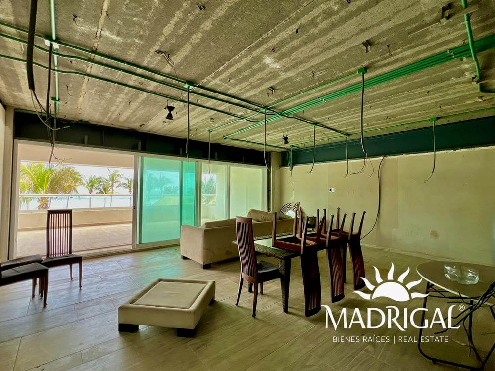 Aquarelle | Departamento en venta frenta a playa para su reconstrucción