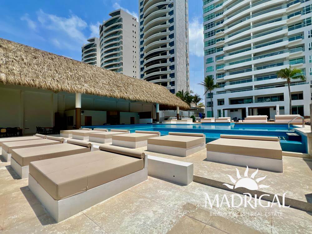 Aquarelle | Departamento en venta frenta a playa para su reconstrucción